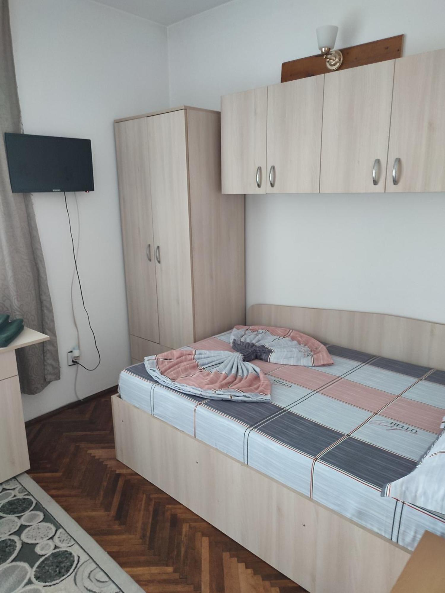 ホテル Casa Rebeca Orşova エクステリア 写真